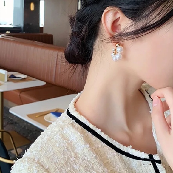 "Now & Forever" Luxury Pearl Gold Mini Hoop Statement Minimalist Dainty Earrings - Picture 4 of 7